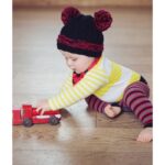 black_and_red_double_bobble_hat2
